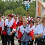 IV pielgrzymka z Hałcnowa dotarła do Łagiewnik - część pierwsza