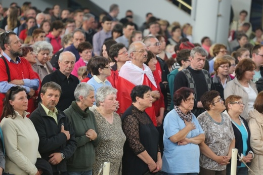 IV pielgrzymka z Hałcnowa dotarła do Łagiewnik - część druga