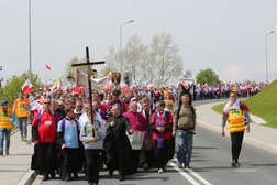 Przemarsz do sanktuarium Bożego Miłosierdzia