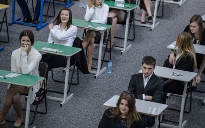 OKE w Jaworznie unieważni 9 matur z polskiego