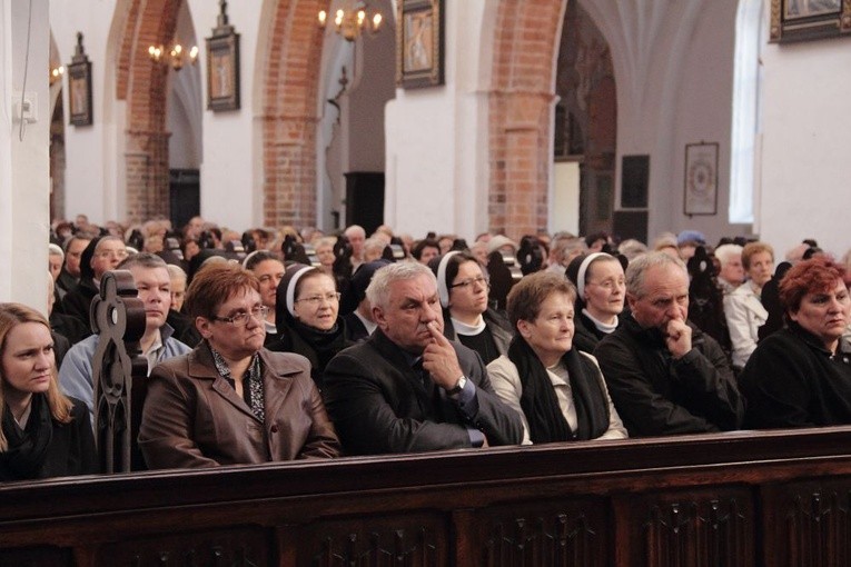 Modlitwa konsekrowanych za śp. abp. Tadeusza