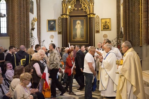 Krucjata Różańcowa z narodowcami