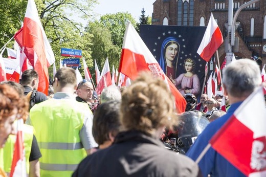 Krucjata Różańcowa z narodowcami