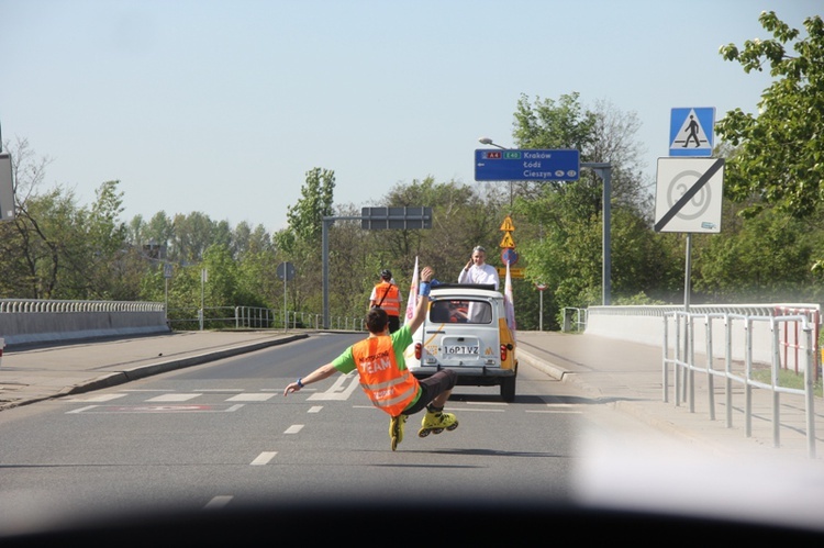 Pielgrzymka na rolkach i hulajnogach do Tychów - cz. I