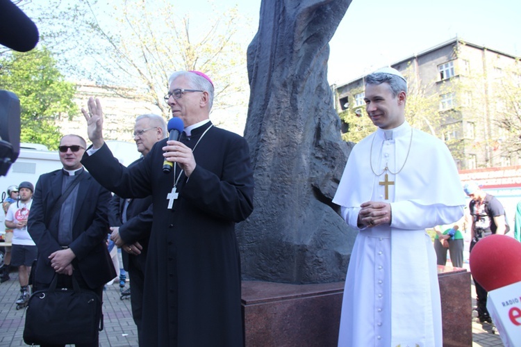 Pielgrzymka na rolkach i hulajnogach do Tychów - cz. I