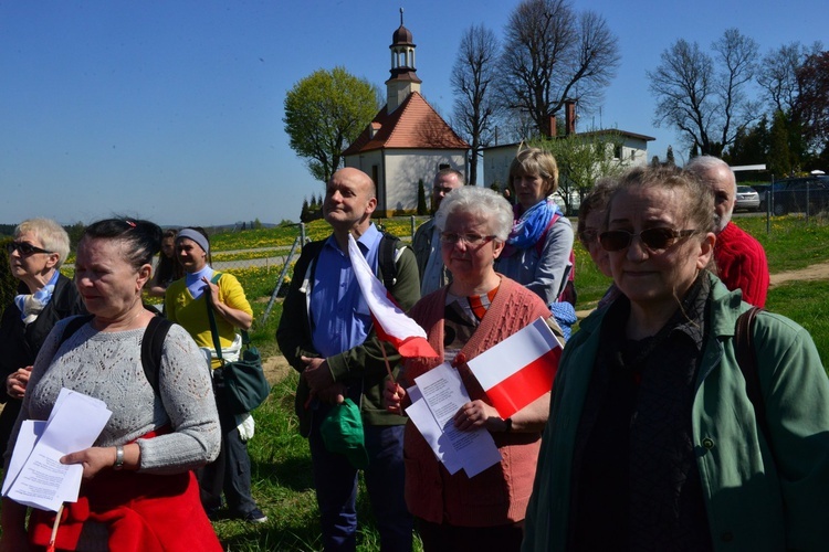 Od krzyża do krzyża - Konradów