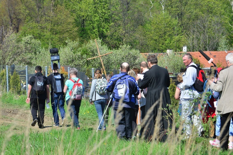 Od krzyża do krzyża - Konradów