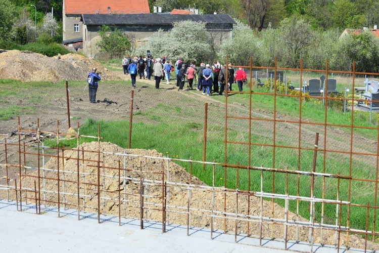 Budowa kościoła na Konradowie