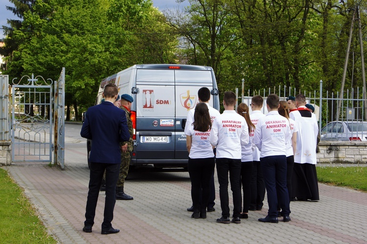 Symbole ŚDM w Dąbrowie Tarnowskiej