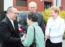 Ojciec Andrzej Chludziński OFMCap po Eucharystii spotkał się z wiernymi, długo wspominając czas, kiedy był w Olsztynie proboszczem.