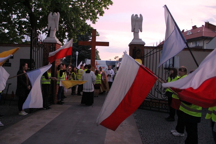 Symbole ŚDM w mieleckiej bazylice