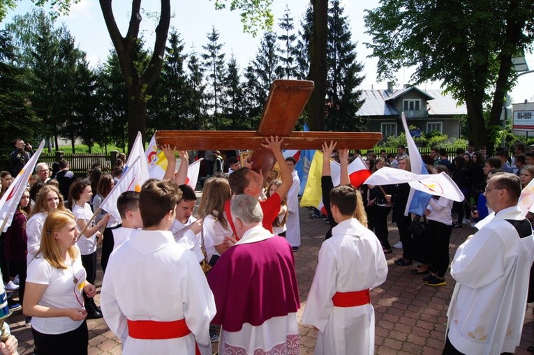 Symbole ŚDM w Chorzelowie