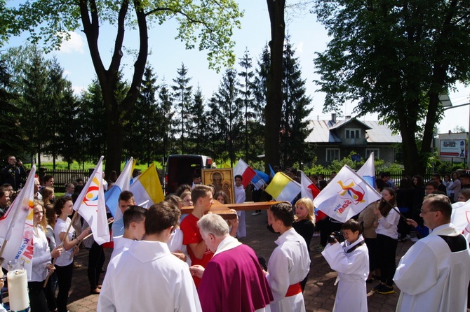 Symbole ŚDM w Chorzelowie