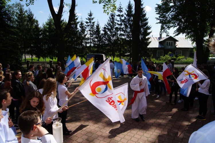 Symbole ŚDM w Chorzelowie