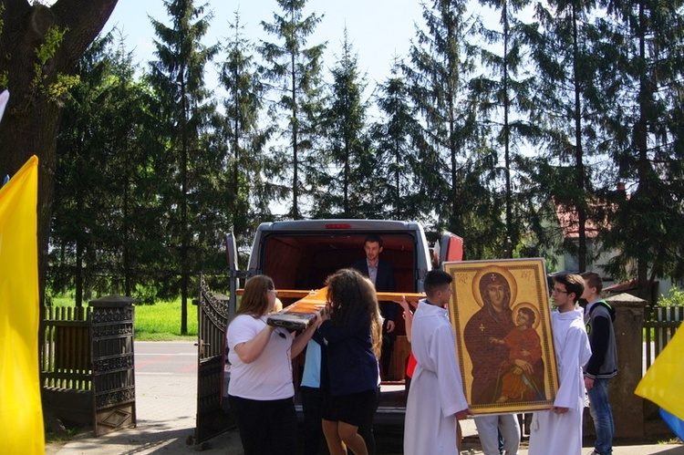 Symbole ŚDM w Chorzelowie