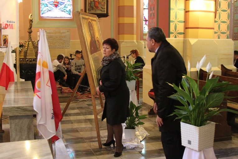 Symbole ŚDM w Szczurowej