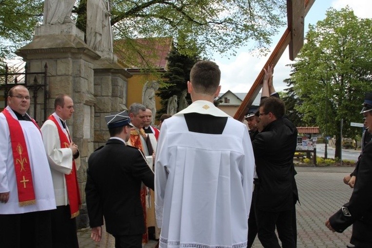 Symbole ŚDM w Szczurowej