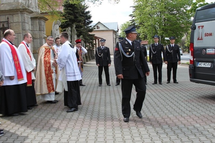 Symbole ŚDM w Szczurowej