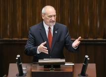 Macierewicz: Co takiego wam Polska zrobiła...