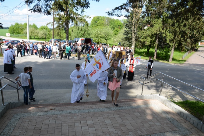 Symbole ŚDM w Przecławiu