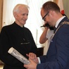 Tytuł honorowego obywatela Lublina o. Czuma otrzymał za niezłomną postawę patriotyczną i ogromne zasługi dla miasta