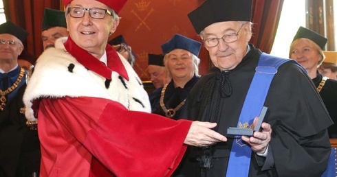 Medal dla Andrzeja Wajdy