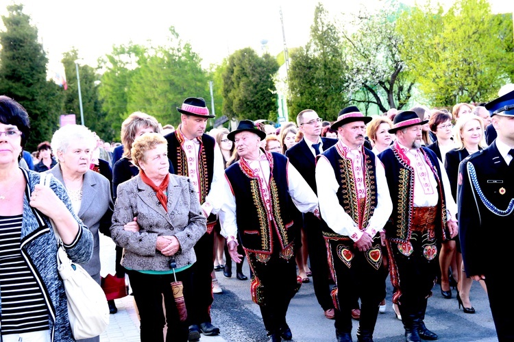 Maryjna procesja w Ptaszkowej