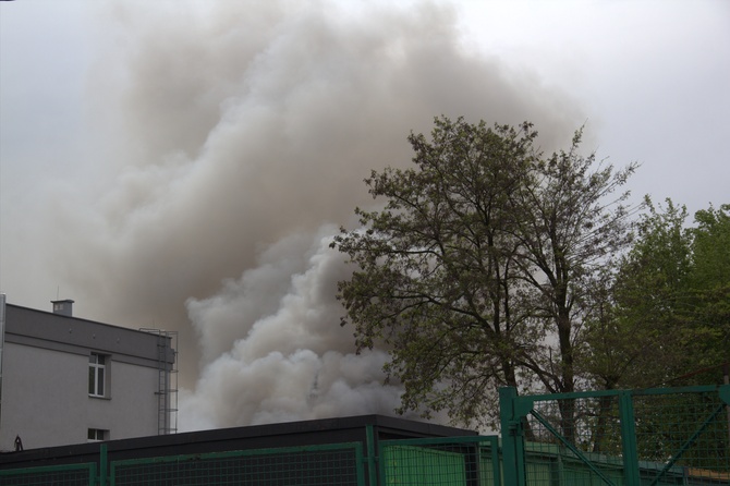 Pożar hali w Katowicach