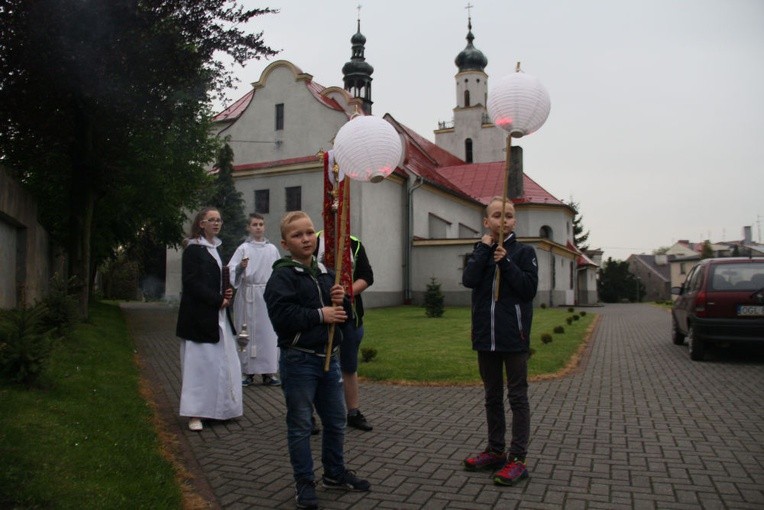 Procesja różańcowa ulicami Baborowa