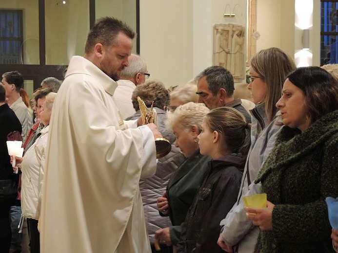 Koronacja figury Matki Bożej Fatimskiej w Kętach