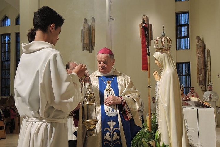 Koronacja figury Matki Bożej Fatimskiej w Kętach