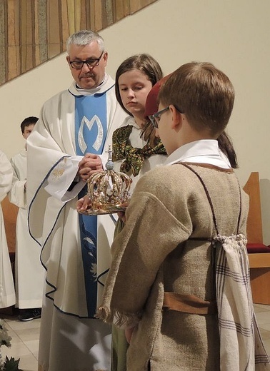 Koronacja figury Matki Bożej Fatimskiej w Kętach