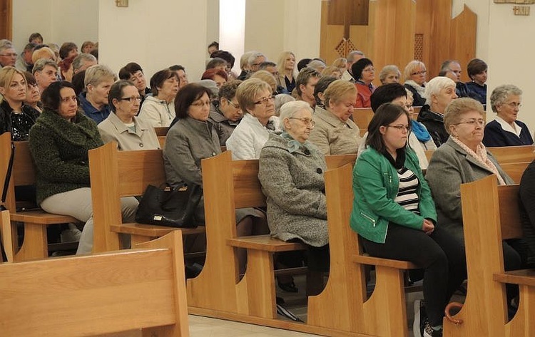 Koronacja figury Matki Bożej Fatimskiej w Kętach