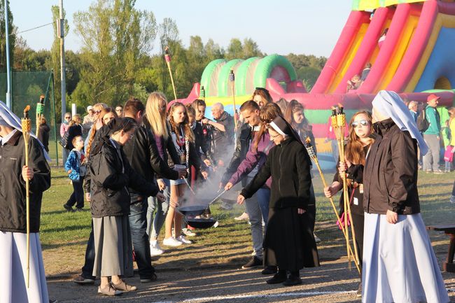 Huta Ducha Świetego w formie festynu