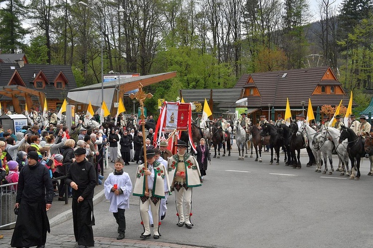 Konno przez miasto