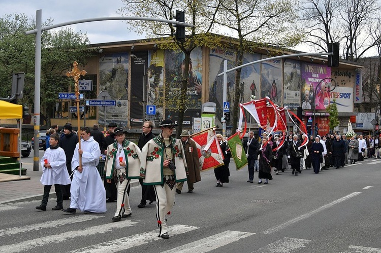 Konno przez miasto