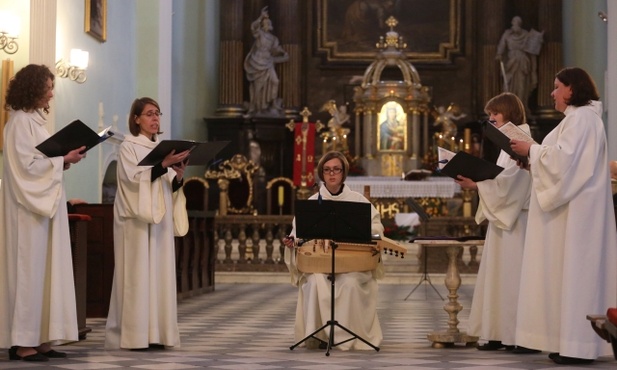 Średniowiecznym pieśniom o św. Stanisławie towarzyszyła zapomniana już dzisiaj lira korbowa