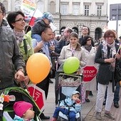 ◄	W Marszu uczestniczyło wiele rodzin.