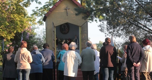 Wiara, co kapliczki stawiała
