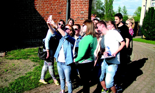 Jednym z zadań gry miejskiej będzie wykonanie selfie  z zacnymi osobami  z Przasnysza.