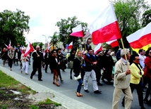 W organizację marszów zaangażowały się organizacje katolickie i samorządowe.