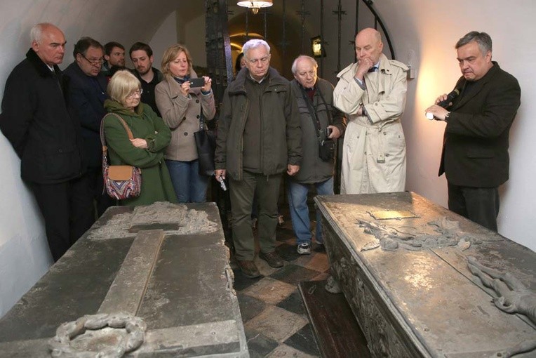 Renowacja sarkofagów królewskich na Wawelu