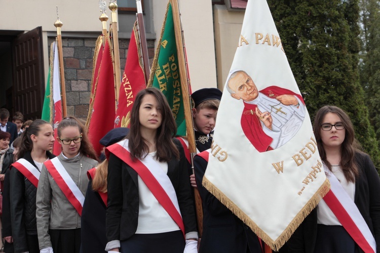 10. rocznica nadania imienia Jana Pawła II Gimanzjum w Bedlnie