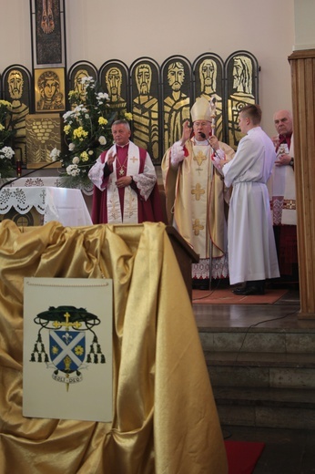 10. rocznica nadania imienia Jana Pawła II Gimanzjum w Bedlnie