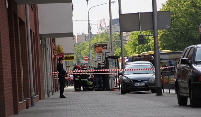 Wrocław: Kierowca wyniósł bombę z autobusu