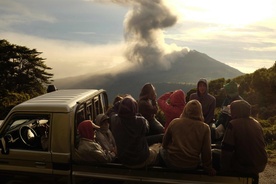 Silna erupcja wulkanu na Kostaryce