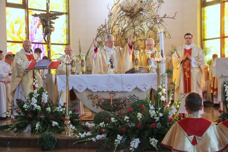 Poświęcenie ołtarza w Gnojniku