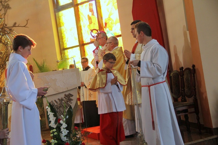 Poświęcenie ołtarza w Gnojniku