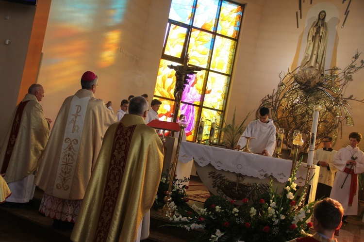 Poświęcenie ołtarza w Gnojniku