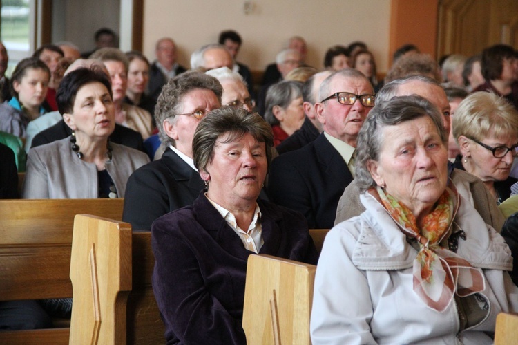 Poświęcenie ołtarza w Gnojniku